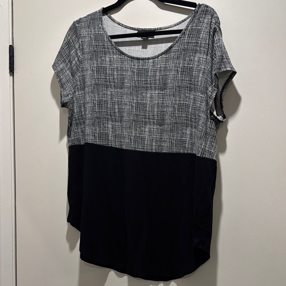 Alfani Black and White Relaxed Boxy Tee